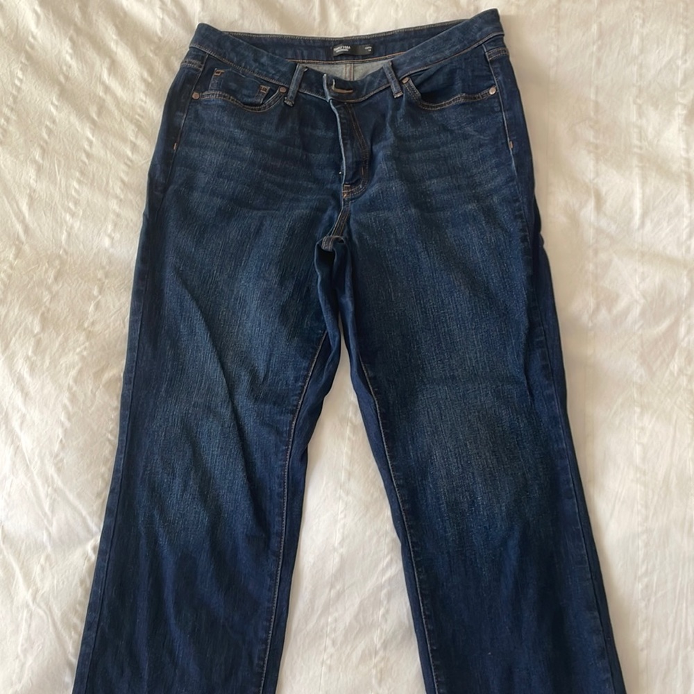 Like new Simply Vera Vera Wang size 14 Capri Dark Wash Jeans